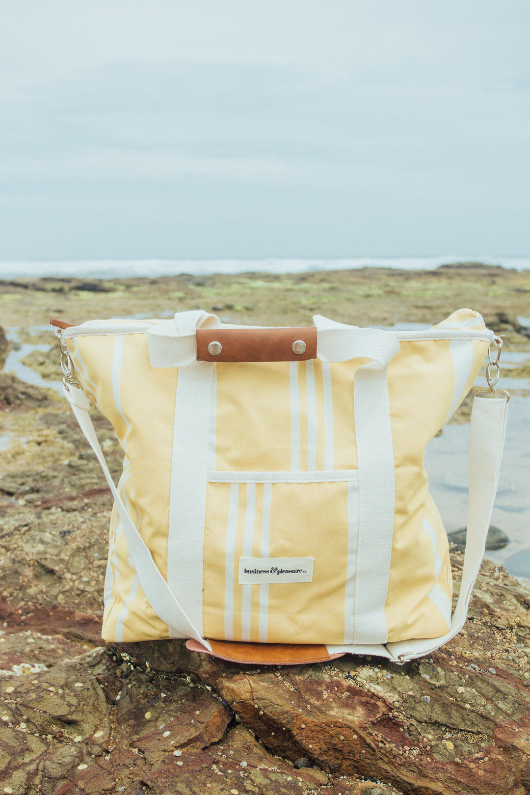 Business & Pleasure Tote šaltkrepšis – VINTAGE YELLOW STRIPE