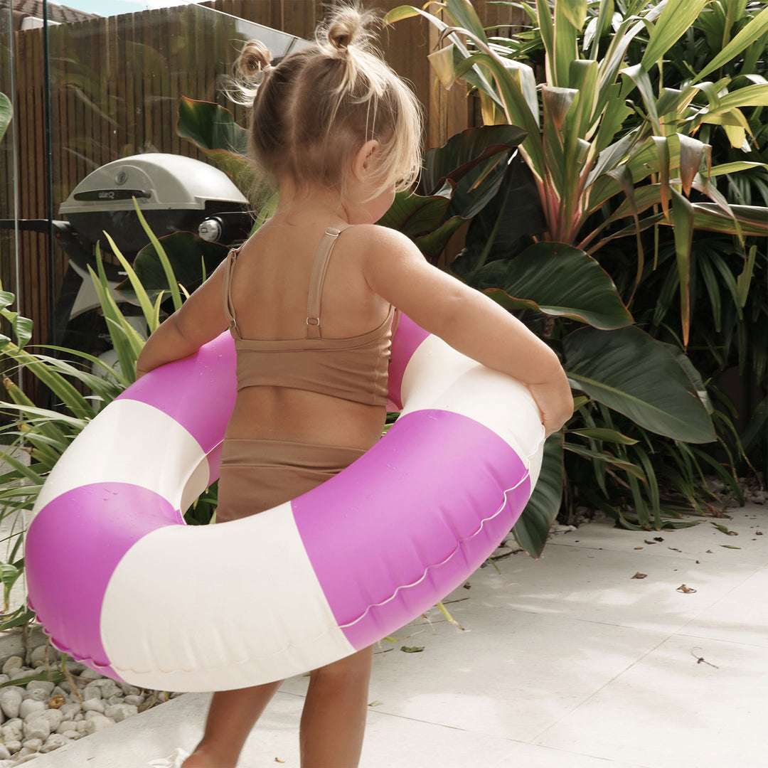SUNNYLiFE pripučiamas plaukimo ratas – MAGENTA STRIPE