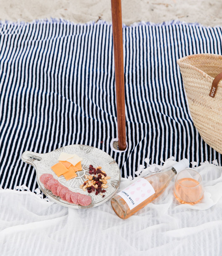 Business & Pleasure paplūdimio ir pikniko pledas – LAUREN' S NAVY STRIPE - Summer Boutique - BPA-BKT-LAU-NVY