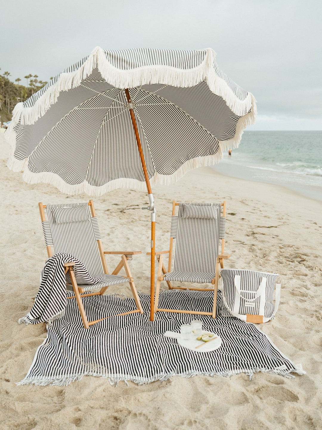 Business & Pleasure paplūdimio ir pikniko pledas – LAUREN' S NAVY STRIPE - Summer Boutique - BPA-BKT-LAU-NVY