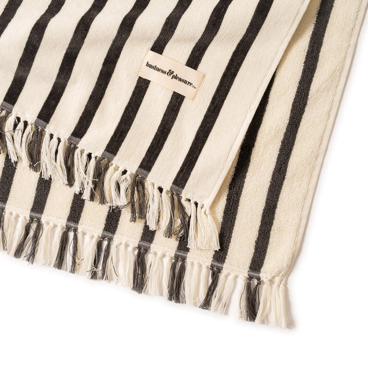 Business & Pleasure paplūdimio ir pikniko pledas – MONACO BLACK STRIPE - Summer Boutique - BPA-BKT-MON-BLK