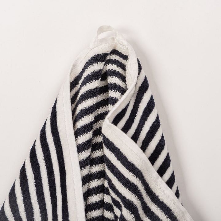 Business & Pleasure paplūdimio rankšluostis – LAUREN ‘S NAVY STRIPE - Summer Boutique - BPA-TWL-LAU-NVY