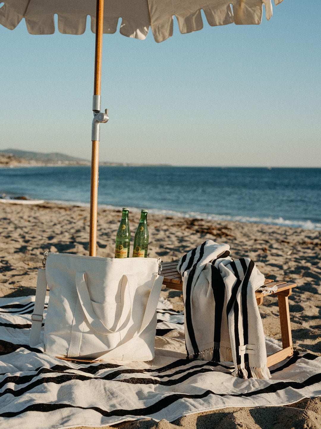 Business & Pleasure paplūdimio rankšluostis – VINTAGE BLACK STRIPE - Summer Boutique - BPA-TWL-VTG-BLK