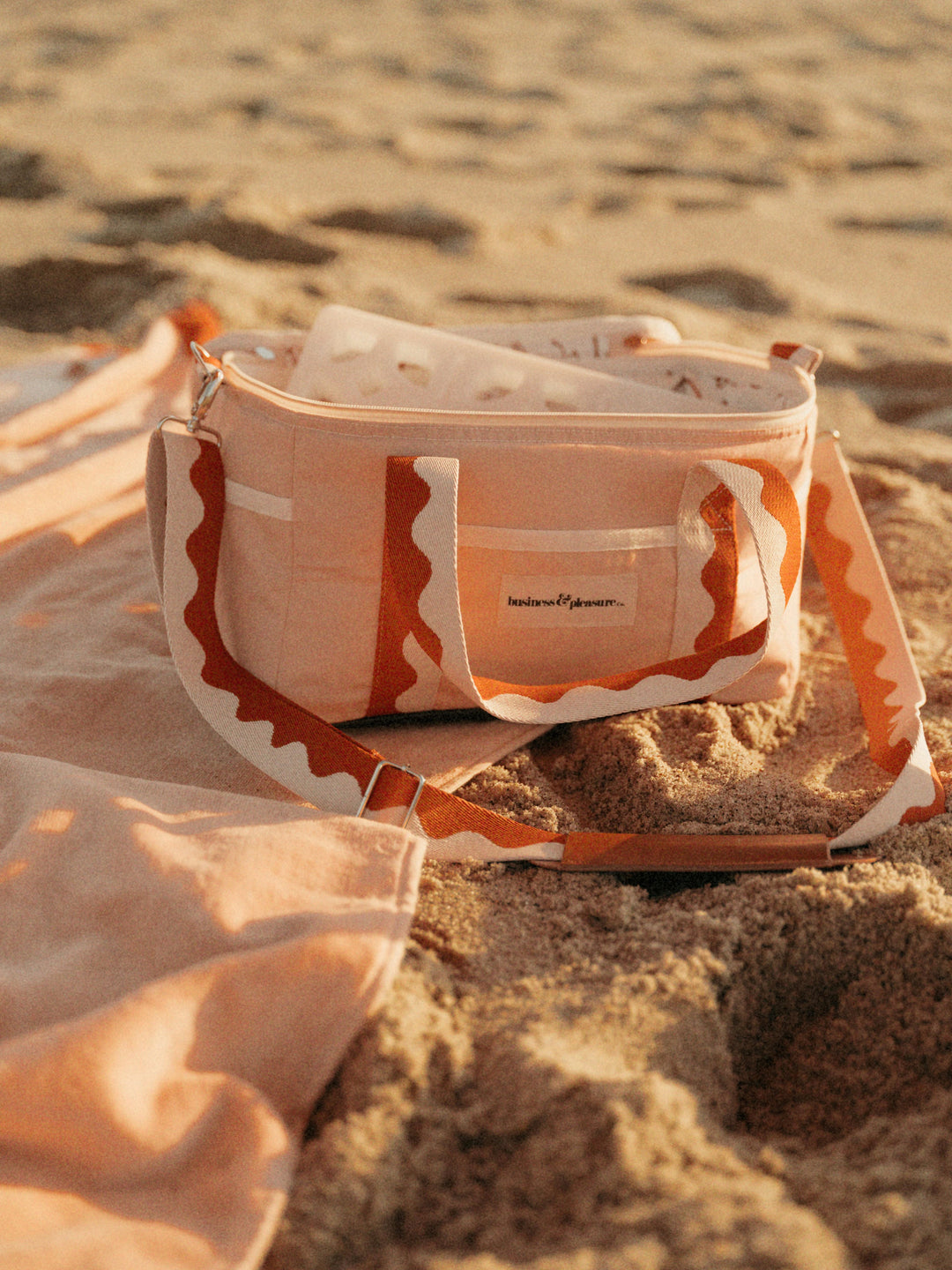 Business & Pleasure šaltkrepšis – RIVIERA PINK - Summer Boutique - BPA-COO-RIV-PNK