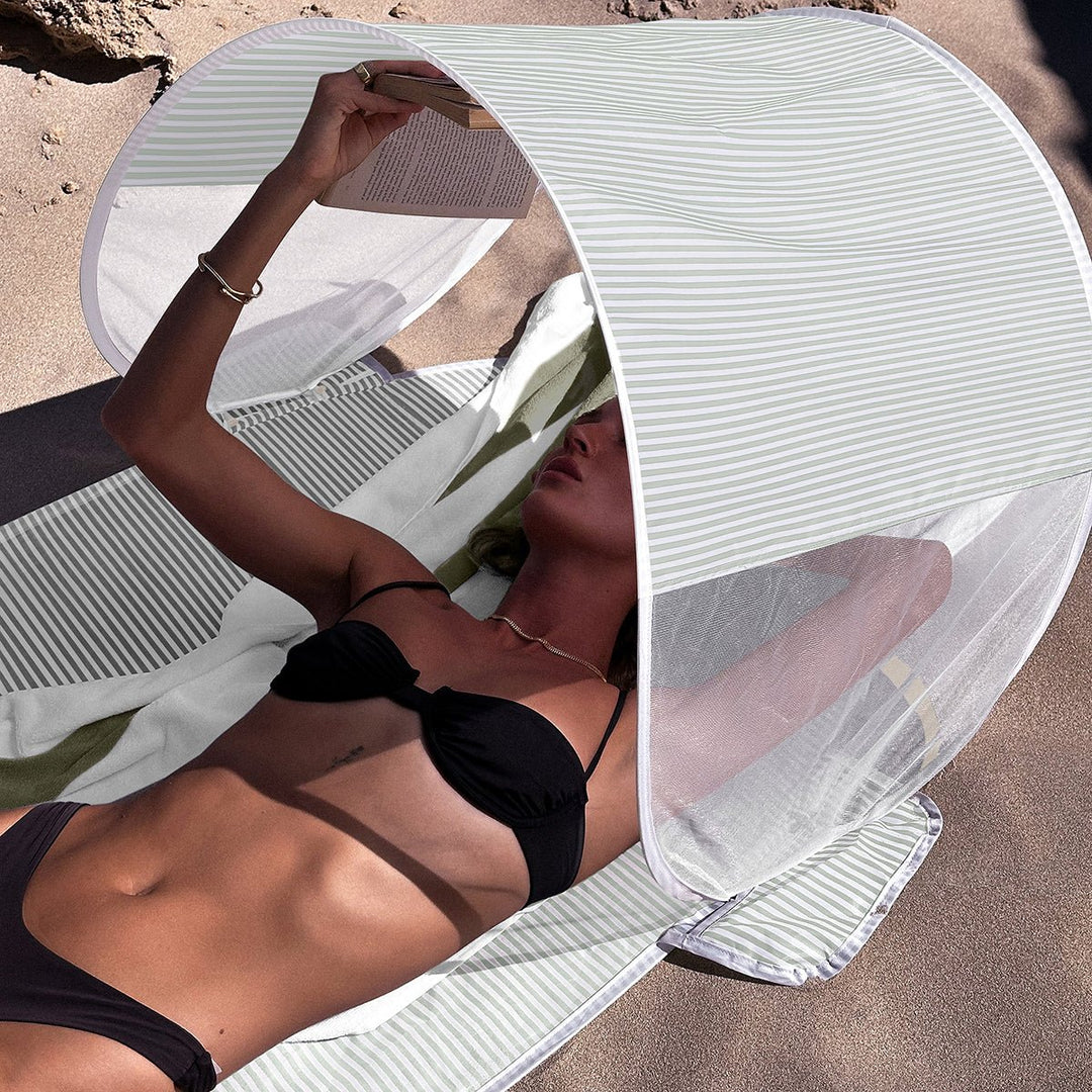 SUNNYLiFE paplūdimio pledas su stogeliu – LA PALMA SAGE STRIPE - Summer Boutique - S51SSHCR