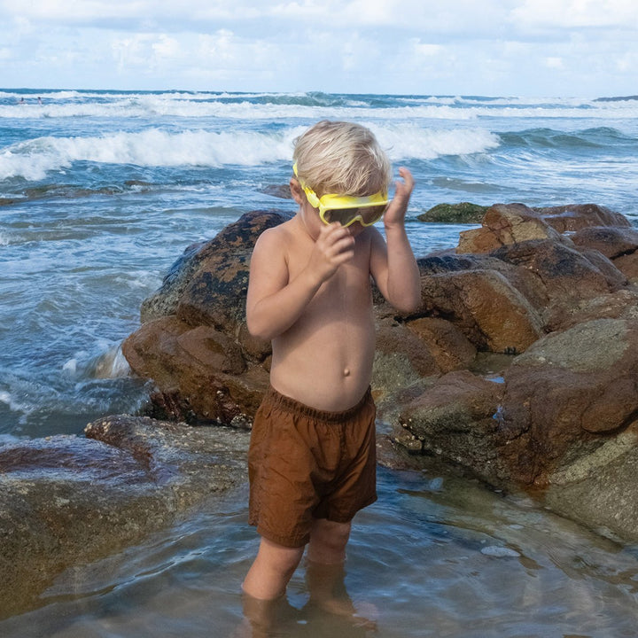 SUNNYLiFE plaukimo kaukė – SALTY THE SHARK NEON YELLOW - Summer Boutique - S51KSMNY
