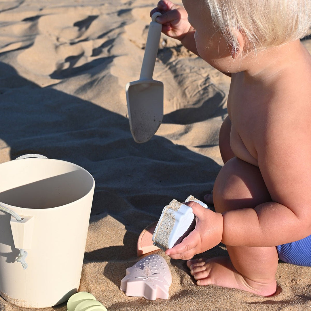 SUNNYLiFE silikoninis smėlio žaislų rinkinys – APPLE SORBET MULTI - Summer Boutique - S51SSBML